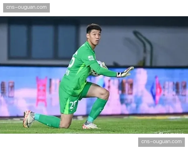 青岛海牛1-0小胜深圳新鹏城，斯特兰德贝里制胜球助球队脱离降级区